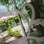 Hotel Logis De Bretonniere - Centre Beaune (Cote d'Or)