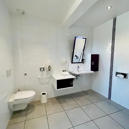 Hotel Logis De Bretonniere - Centre Beaune (Cote d'Or)