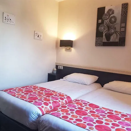 Hotel Logis De Bretonniere - Centre 3*