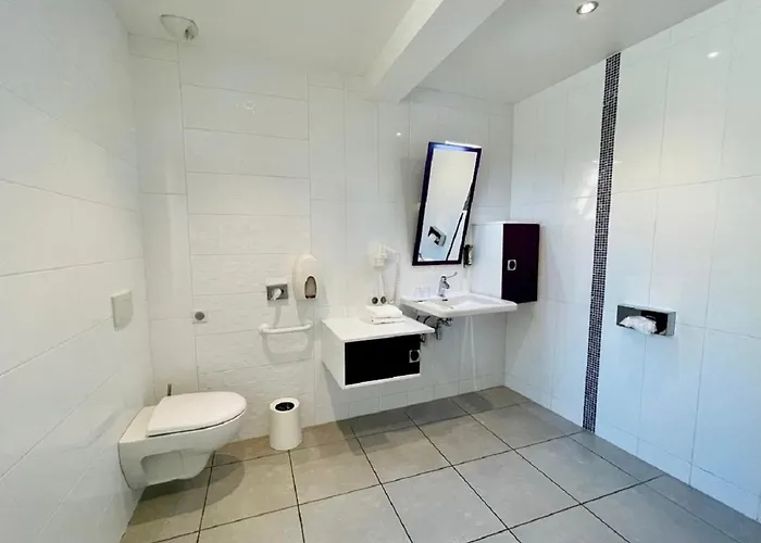 Hotel De Bretonnière - Groupe Logis Beaune (Cote d'Or)