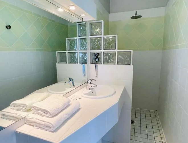 De Bretonniere - Groupe Logis 3* Бон