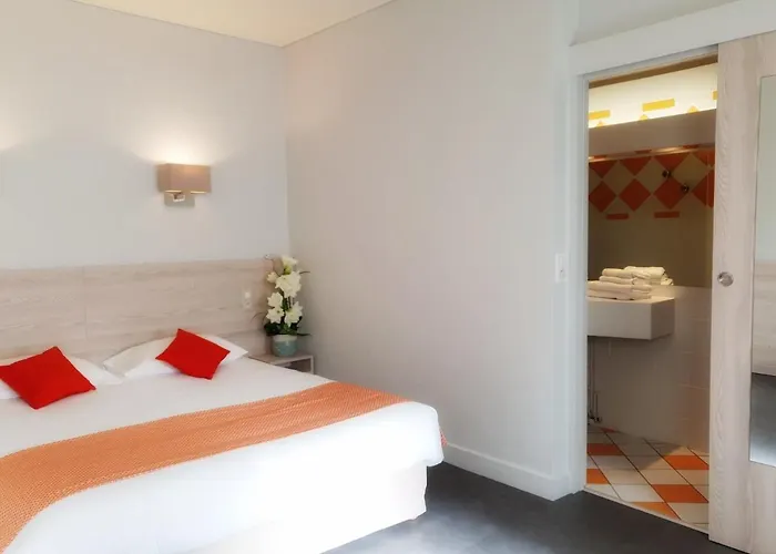 Hotel De Bretonniere - Groupe Logis Beaune (Cote d'Or)